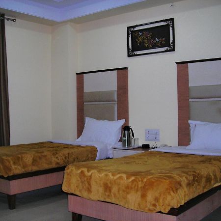 Hotel Dolphin Rāipur Buitenkant foto